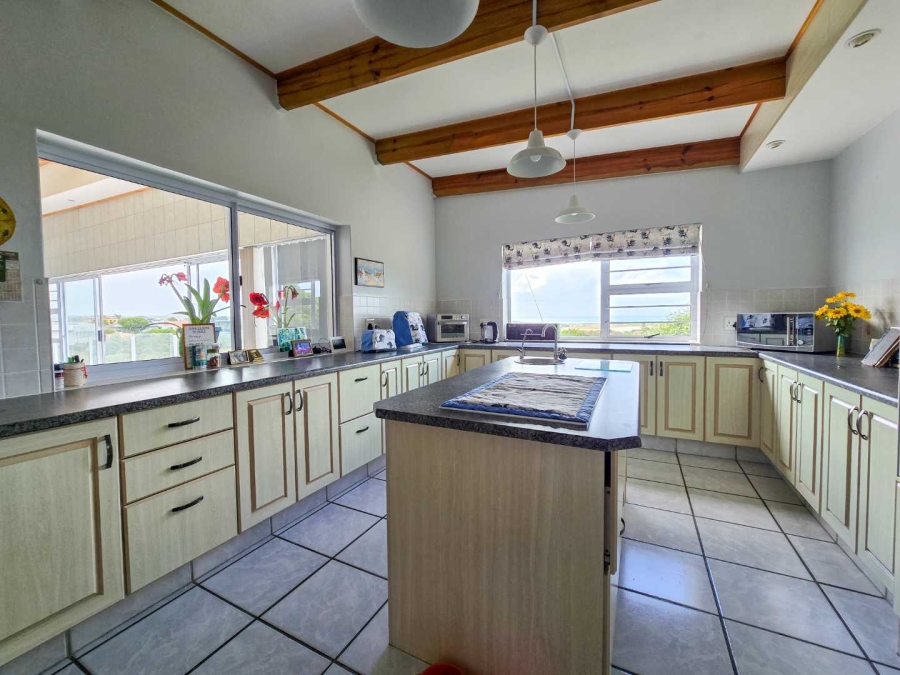 4 Bedroom Property for Sale in Stilbaai Wes Western Cape